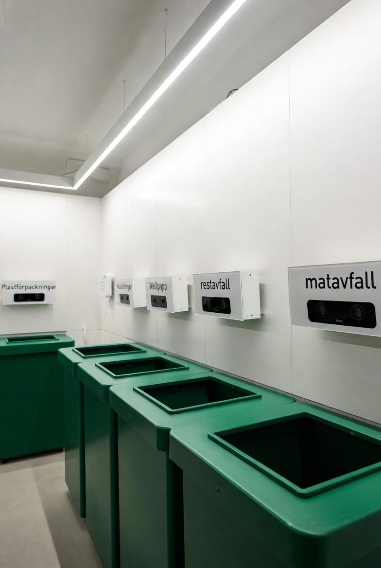 Väggmonterade kameror övervakar varje fraktion